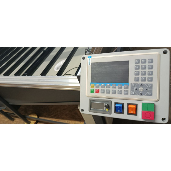 Лазерний СО2 верстат 1617 PRO